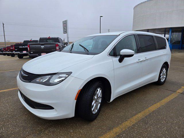 2022 Chrysler Voyager LX