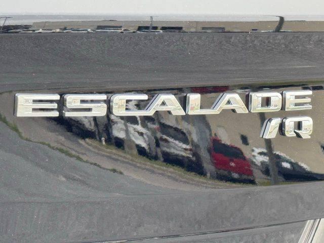 2025 Cadillac Escalade Sport 2