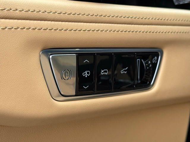 2025 Cadillac Escalade Sport 2