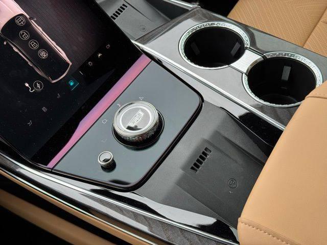 2025 Cadillac Escalade Sport 2