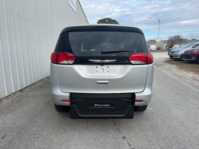 2024 Chrysler Voyager LX
