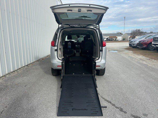 2024 Chrysler Voyager LX