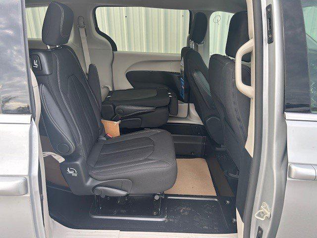 2024 Chrysler Voyager LX