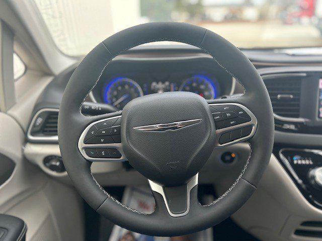 2024 Chrysler Voyager LX