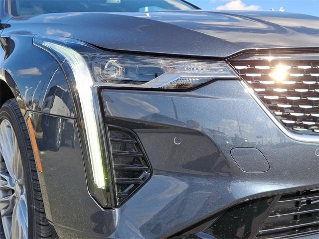 2025 Cadillac CT4 Premium Luxury RWD