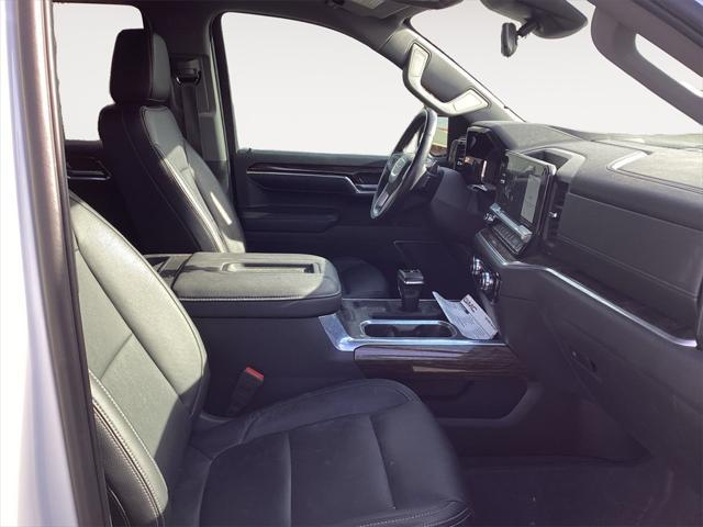 2022 GMC Sierra 1500 4WD Crew Cab Short Box Elevation with 3SB