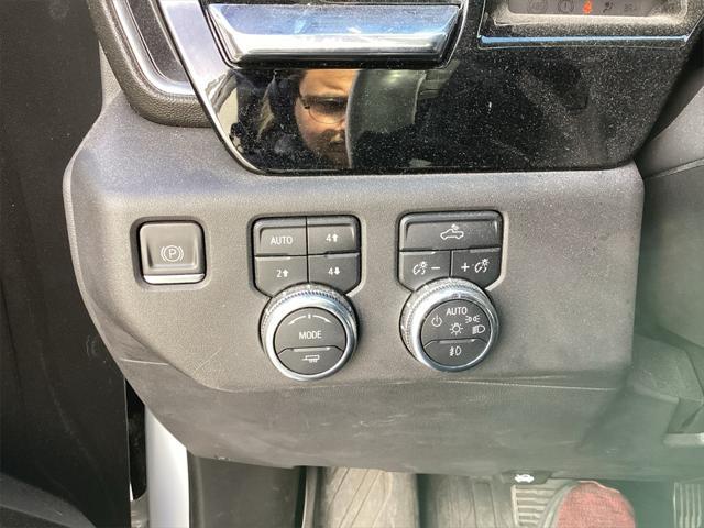 2022 GMC Sierra 1500 4WD Crew Cab Short Box Elevation with 3SB