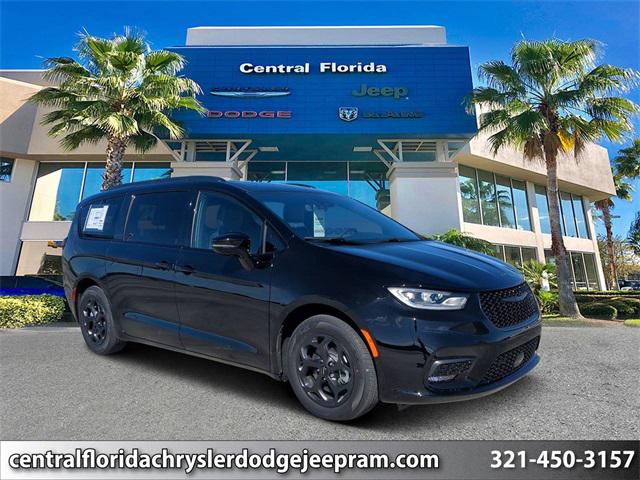 2025 Chrysler Pacifica Hybrid PACIFICA PLUG-IN HYBRID S APPEARANCE