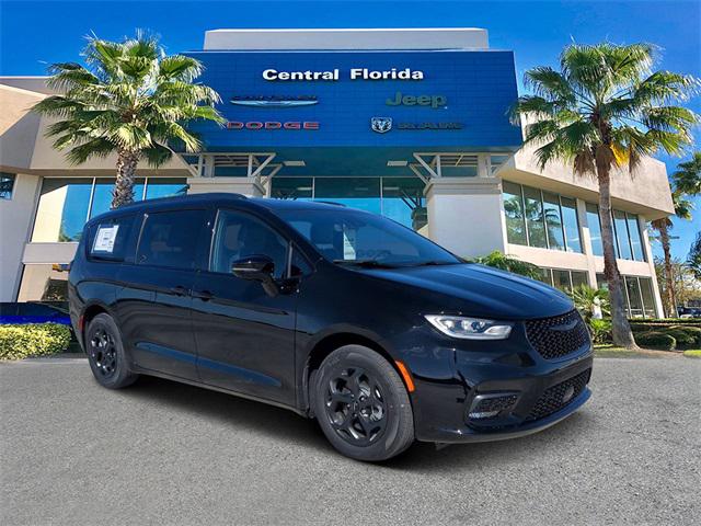 2025 Chrysler Pacifica Hybrid PACIFICA PLUG-IN HYBRID S APPEARANCE