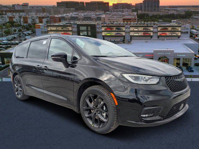 2025 Chrysler Pacifica PACIFICA LIMITED