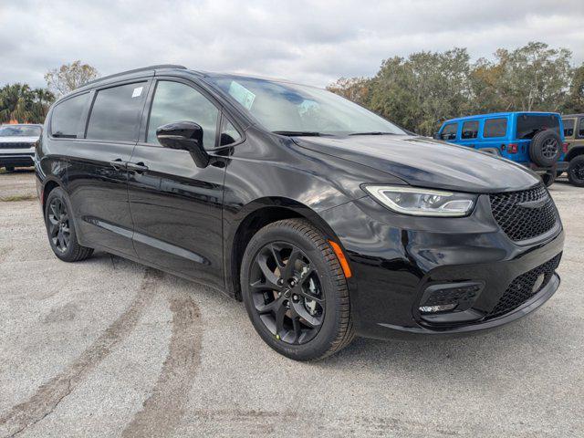 2025 Chrysler Pacifica PACIFICA LIMITED