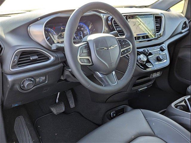 2025 Chrysler Voyager VOYAGER