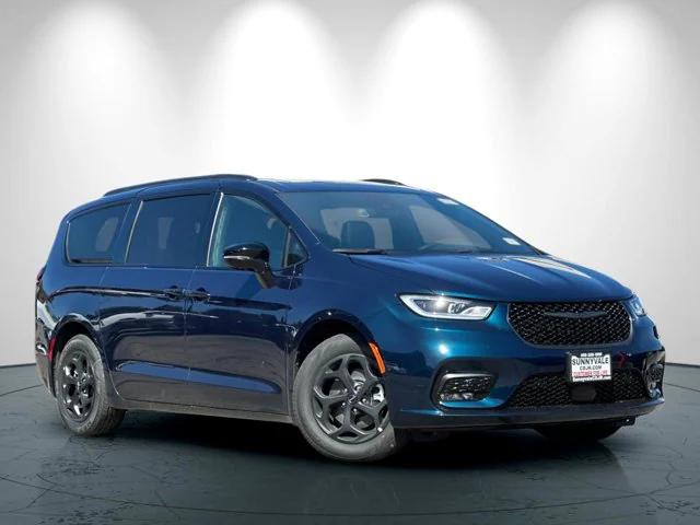 2025 Chrysler Pacifica Hybrid PACIFICA PLUG-IN HYBRID S APPEARANCE