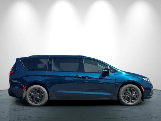 2025 Chrysler Pacifica Hybrid PACIFICA PLUG-IN HYBRID S APPEARANCE