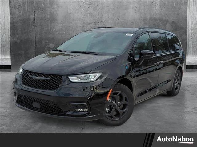 2025 Chrysler Pacifica Hybrid PACIFICA PLUG-IN HYBRID S APPEARANCE