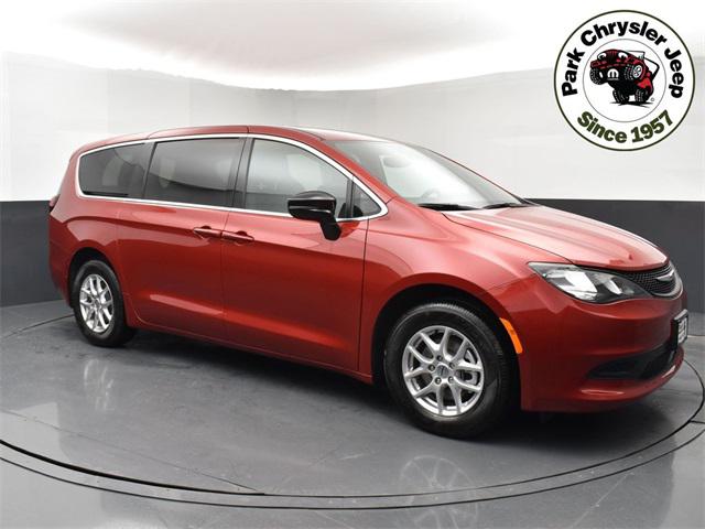 2025 Chrysler Voyager VOYAGER LX
