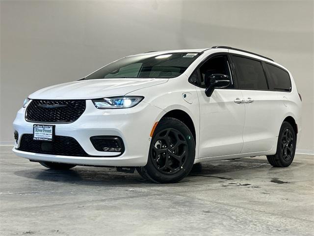 2025 Chrysler Pacifica Hybrid PACIFICA PLUG-IN HYBRID S APPEARANCE
