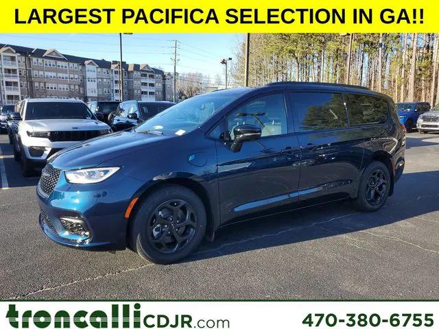 2025 Chrysler Pacifica Hybrid PACIFICA PLUG-IN HYBRID S APPEARANCE
