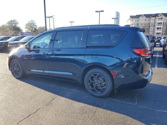 2025 Chrysler Pacifica Hybrid PACIFICA PLUG-IN HYBRID S APPEARANCE