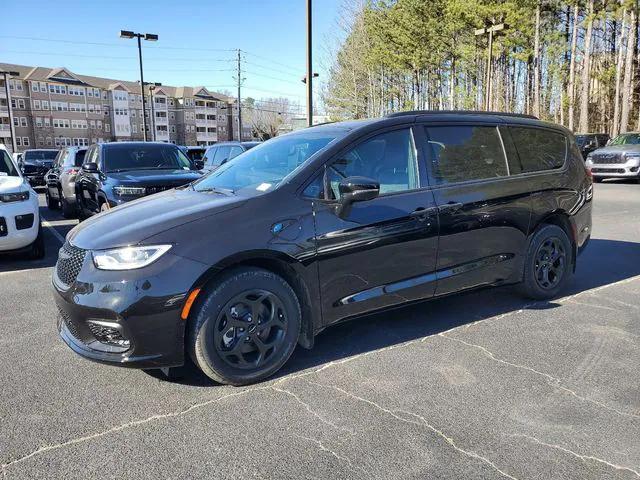 2025 Chrysler Pacifica Hybrid PACIFICA PLUG-IN HYBRID S APPEARANCE