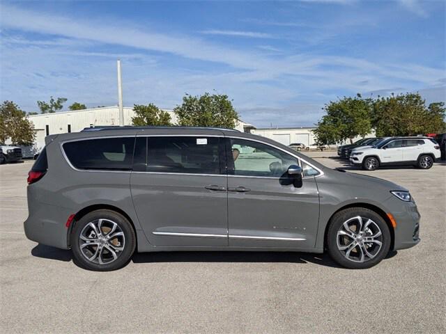 2025 Chrysler Pacifica PACIFICA PINNACLE
