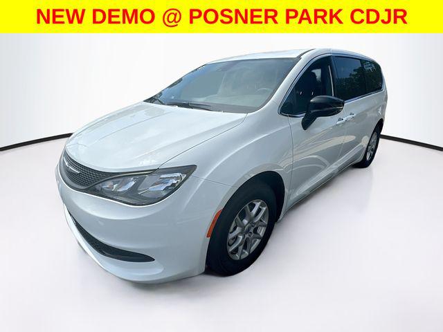 2025 Chrysler Voyager VOYAGER
