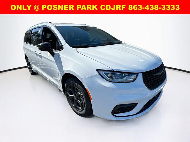2025 Chrysler Pacifica Hybrid PACIFICA PLUG-IN HYBRID S APPEARANCE