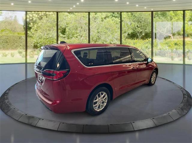 2025 Chrysler Pacifica PACIFICA SELECT