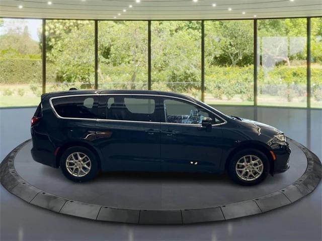 2025 Chrysler Pacifica PACIFICA SELECT