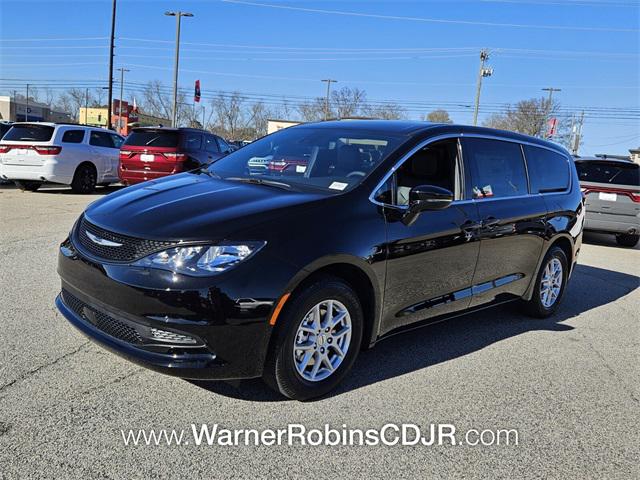 2025 Chrysler Voyager VOYAGER