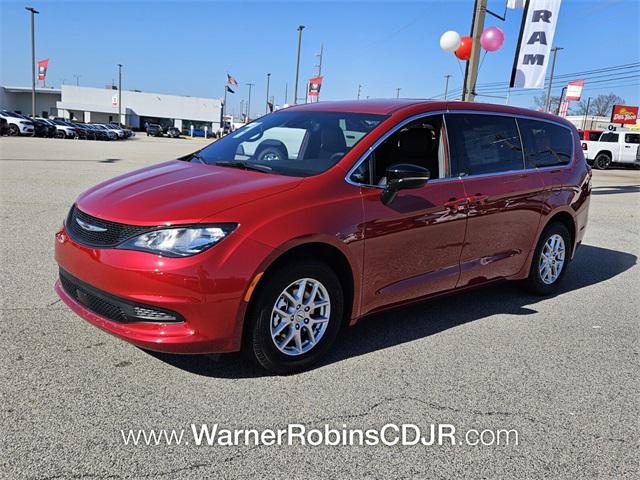 2025 Chrysler Voyager VOYAGER