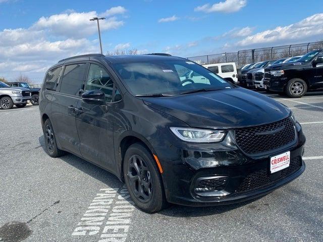 2025 Chrysler Pacifica Hybrid PACIFICA PLUG-IN HYBRID S APPEARANCE