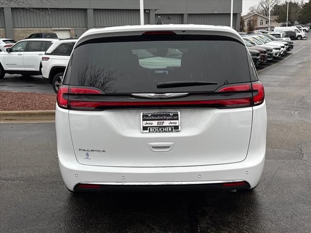 2025 Chrysler Pacifica PACIFICA SELECT