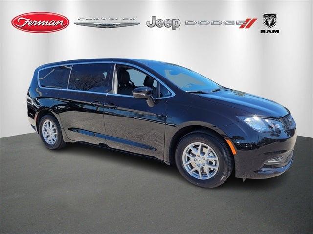 2025 Chrysler Voyager VOYAGER
