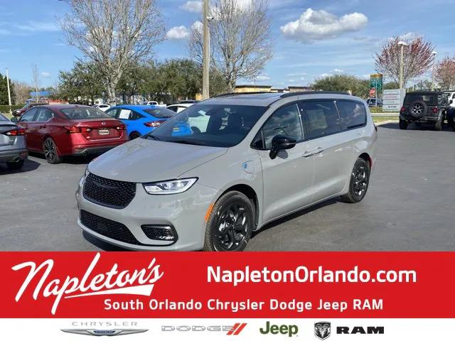 2025 Chrysler Pacifica Hybrid PACIFICA PLUG-IN HYBRID S APPEARANCE