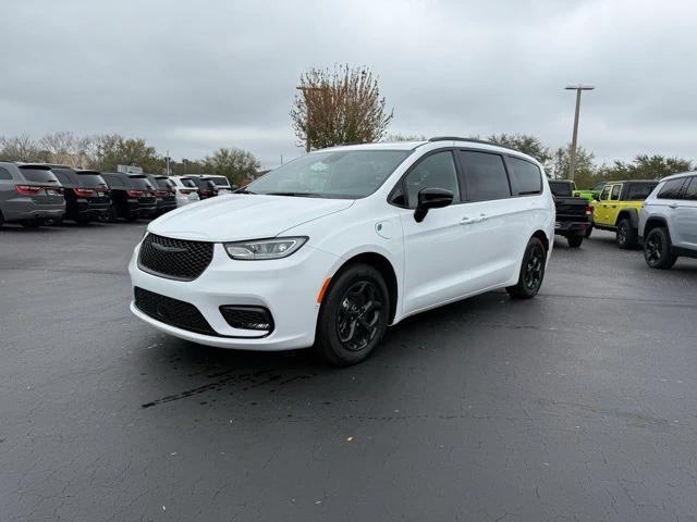 2025 Chrysler Pacifica Hybrid PACIFICA PLUG-IN HYBRID S APPEARANCE