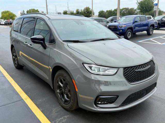 2025 Chrysler Pacifica Hybrid PACIFICA PLUG-IN HYBRID S APPEARANCE