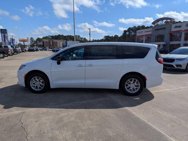 2025 Chrysler Voyager VOYAGER