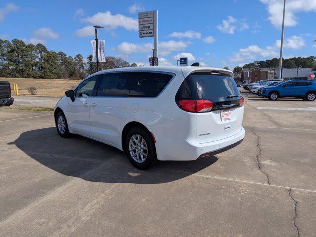 2025 Chrysler Voyager VOYAGER