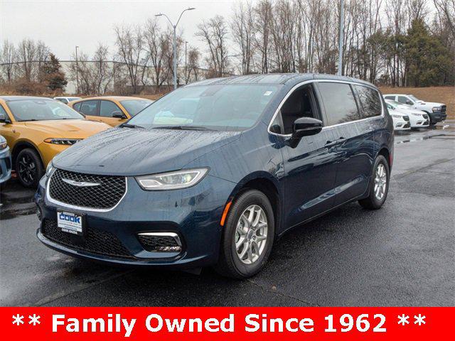 2025 Chrysler Pacifica PACIFICA SELECT