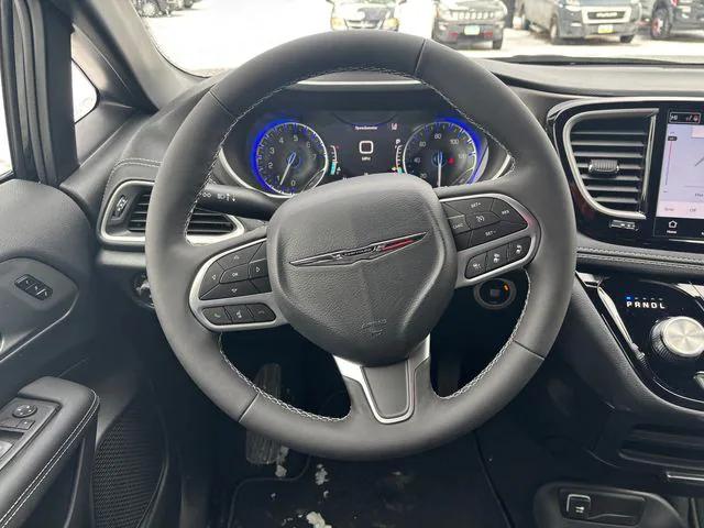 2025 Chrysler Pacifica PACIFICA SELECT AWD