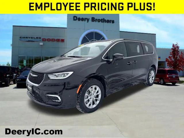 2025 Chrysler Pacifica PACIFICA SELECT AWD