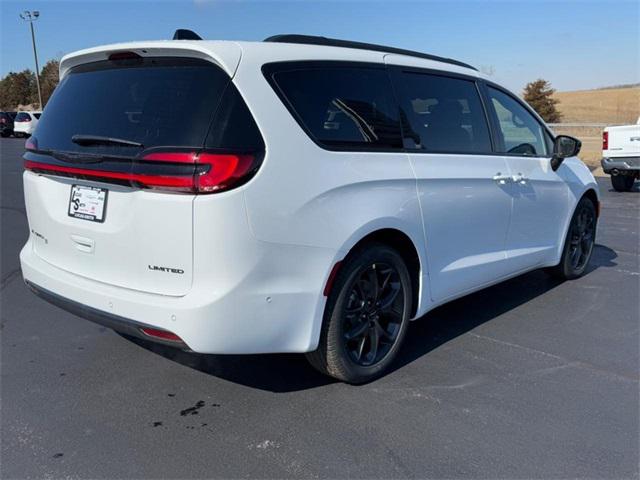2025 Chrysler Pacifica PACIFICA LIMITED