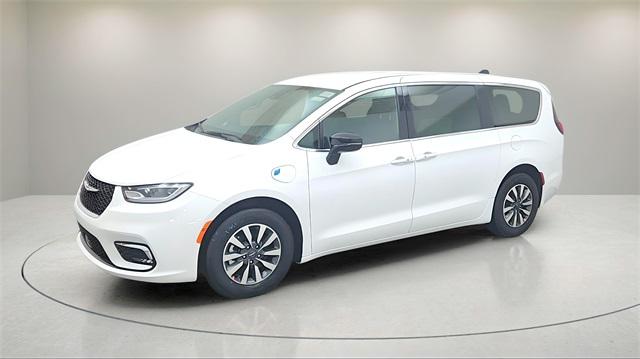 2025 Chrysler Pacifica Hybrid PACIFICA PLUG-IN HYBRID SELECT