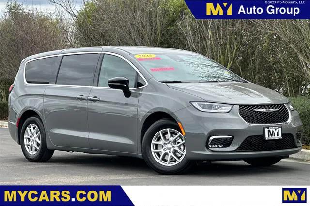 2025 Chrysler Pacifica PACIFICA SELECT