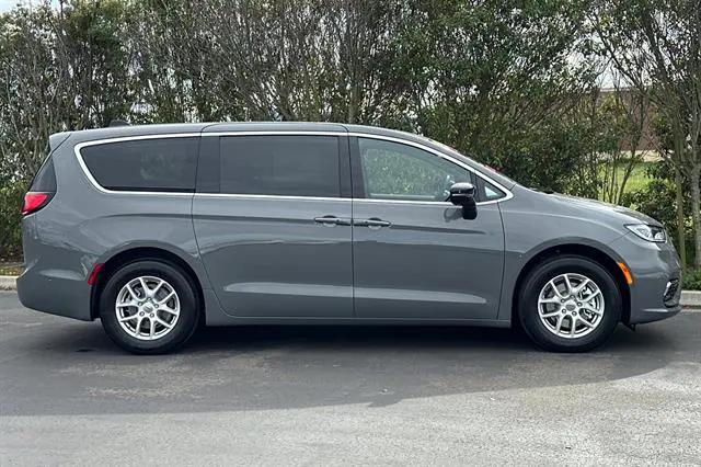 2025 Chrysler Pacifica PACIFICA SELECT