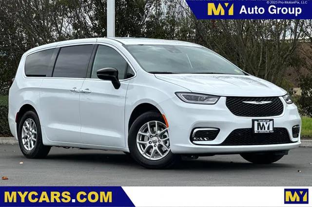 2025 Chrysler Pacifica PACIFICA SELECT