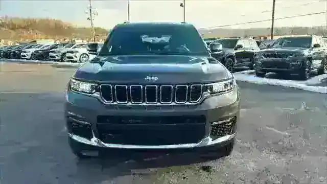 2025 Jeep Grand Cherokee GRAND CHEROKEE L LIMITED 4X4