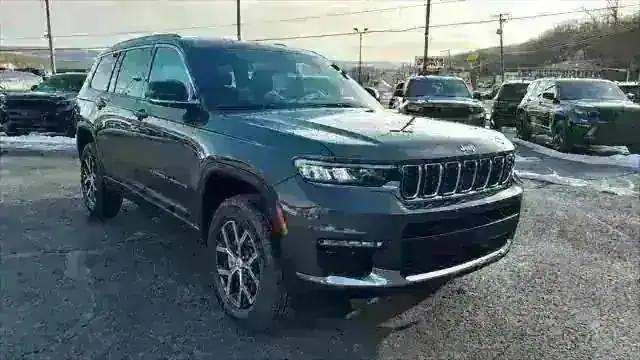 2025 Jeep Grand Cherokee GRAND CHEROKEE L LIMITED 4X4