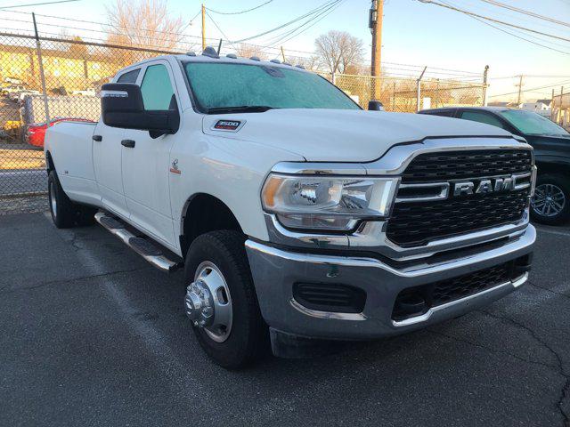 2023 RAM 3500 Tradesman Crew Cab 4x4 8 Box